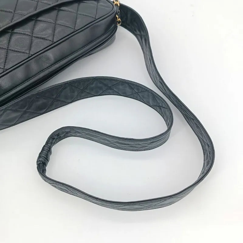 jt175-chanel-vintage-black-lambskin-tessel-camera-bag