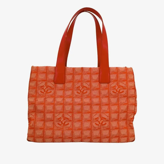 ra476-chanel-vintage-red-nylon-tote-bag