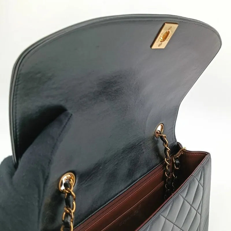 c327-chanel-vintage-black-lambskin-25cm-diana-flap-bag