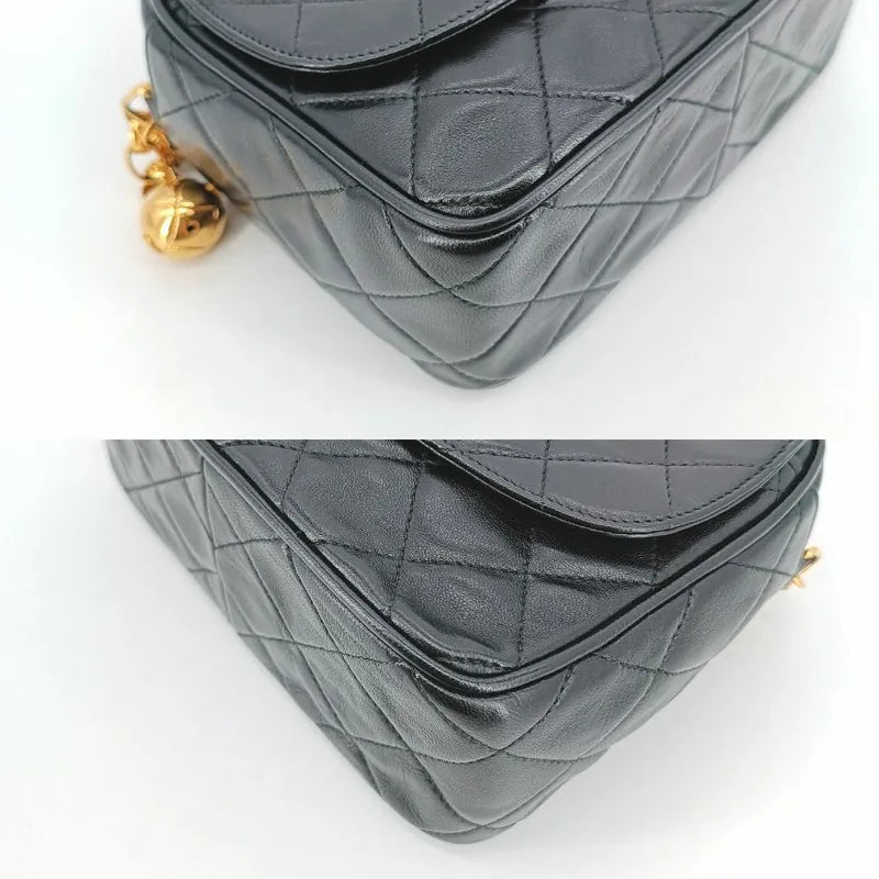 ra639-chanel-vintage-black-lambskin-quilted-camera-bag