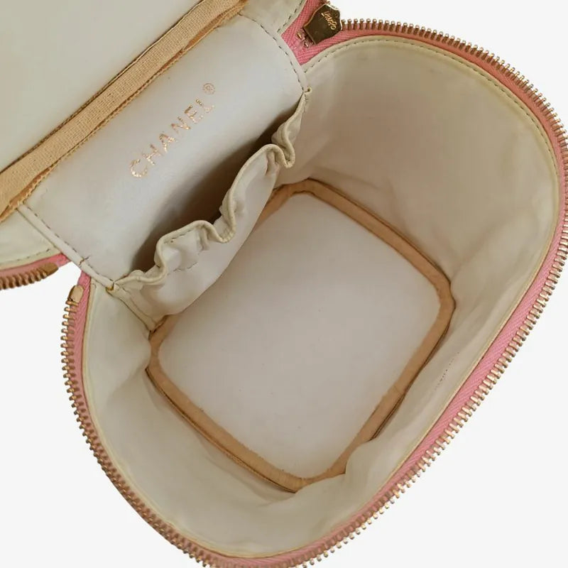 jt890-chanel-vintage-pink-caviar-leather-cosmetic-bag
