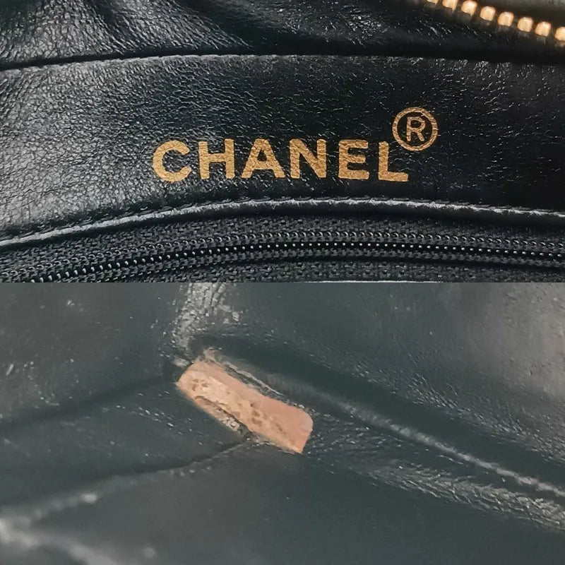 js667-chanel-vintage-black-lambskin-gold-chain-camera-bag