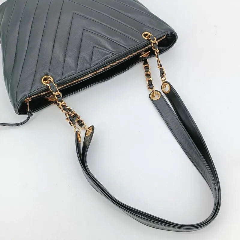 jt136-chanel-vintage-black-lambskin-chevron-tote-bag