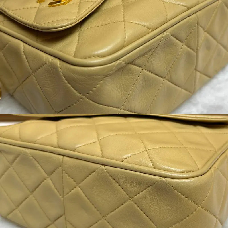 rb446-chanel-vintage-beige-lambskin-gold-chain-camera-bag