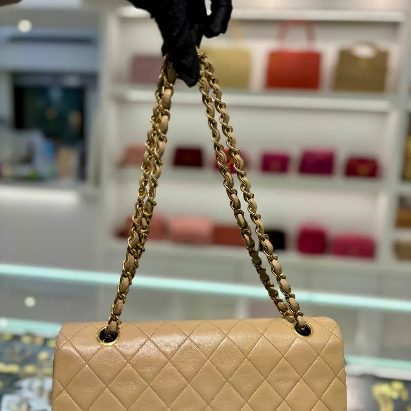 ra833-chanel-vintage-beige-lambskin-25cm-classic-flap-bag