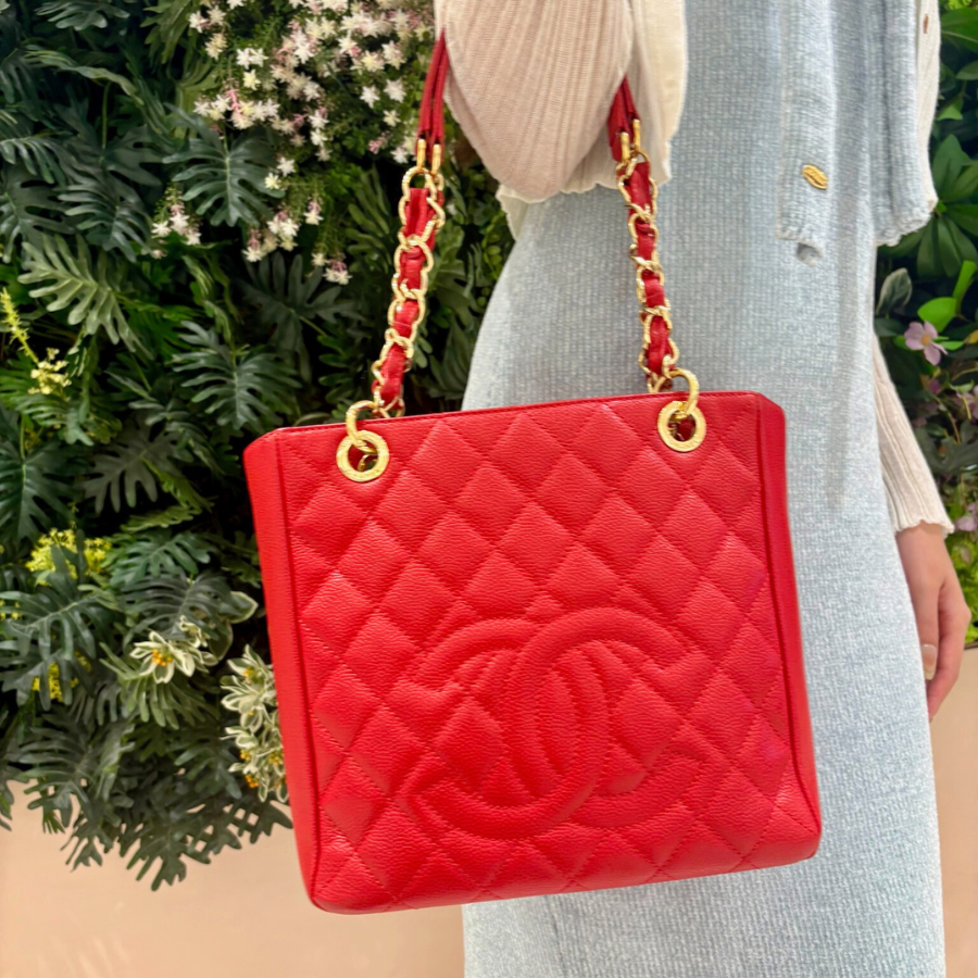 CS030 CHANEL Vintage Red Caviar Leather Embossed Logo PST Tote