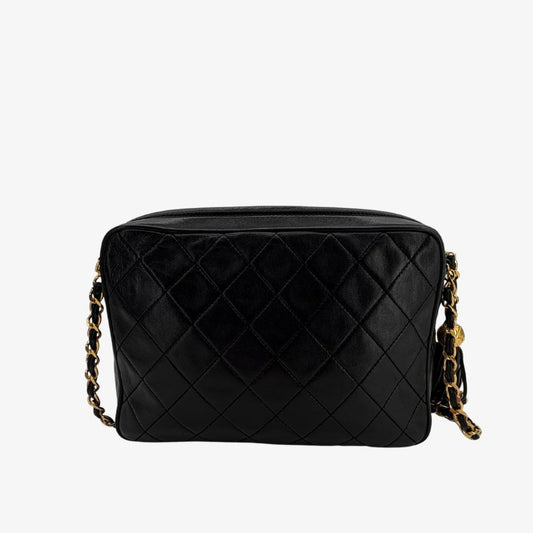 RG256 - CHANEL Vintage Black Lambskin Camera Bag