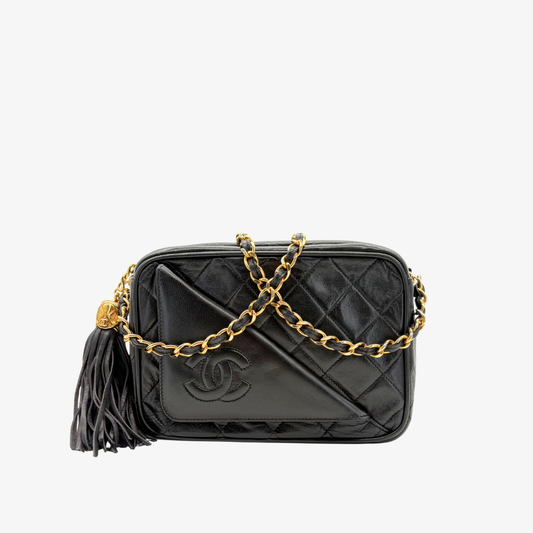 KA304 - CHANEL Vintage Black Lambskin Tessel Camera Bag