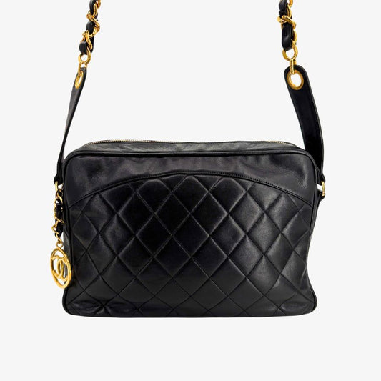 JW967 - CHANEL Vintage Black Lambskin Camera Bag