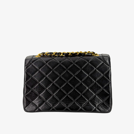 JW672 - CHANEL Vintage Black Lambskin Flap Bag