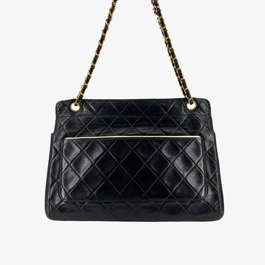 CS040 - CHANEL Vintage Black Lambskin Flap Bag