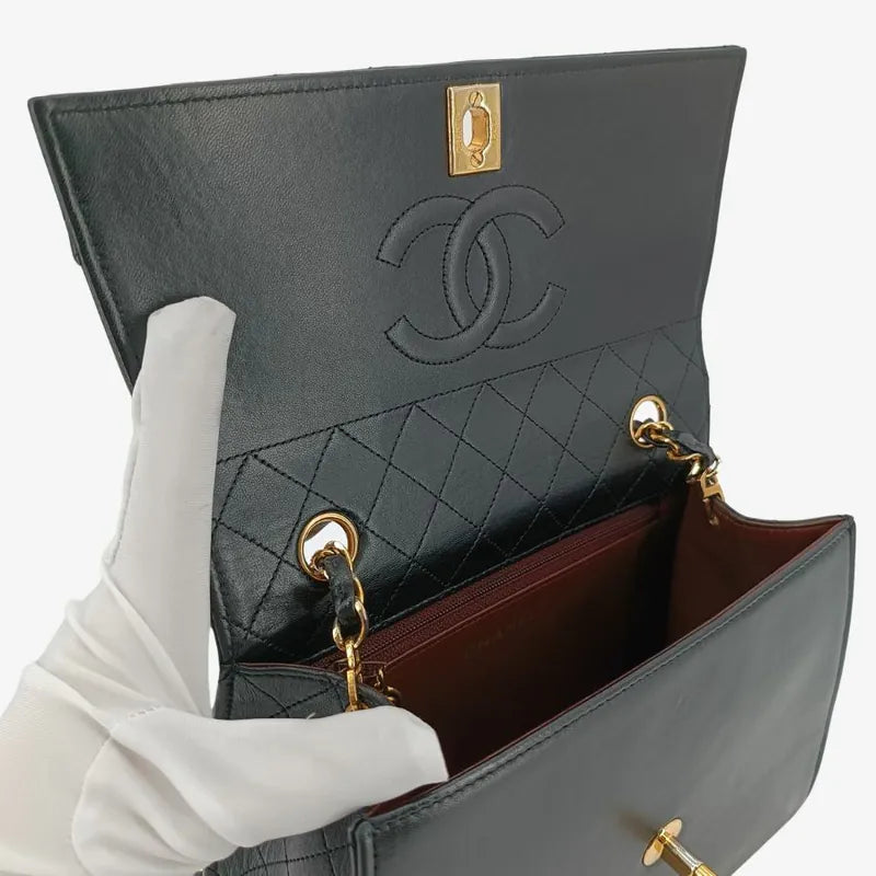 rb120-chanel-vintage-black-lambskin-trapezoid-flap-bag