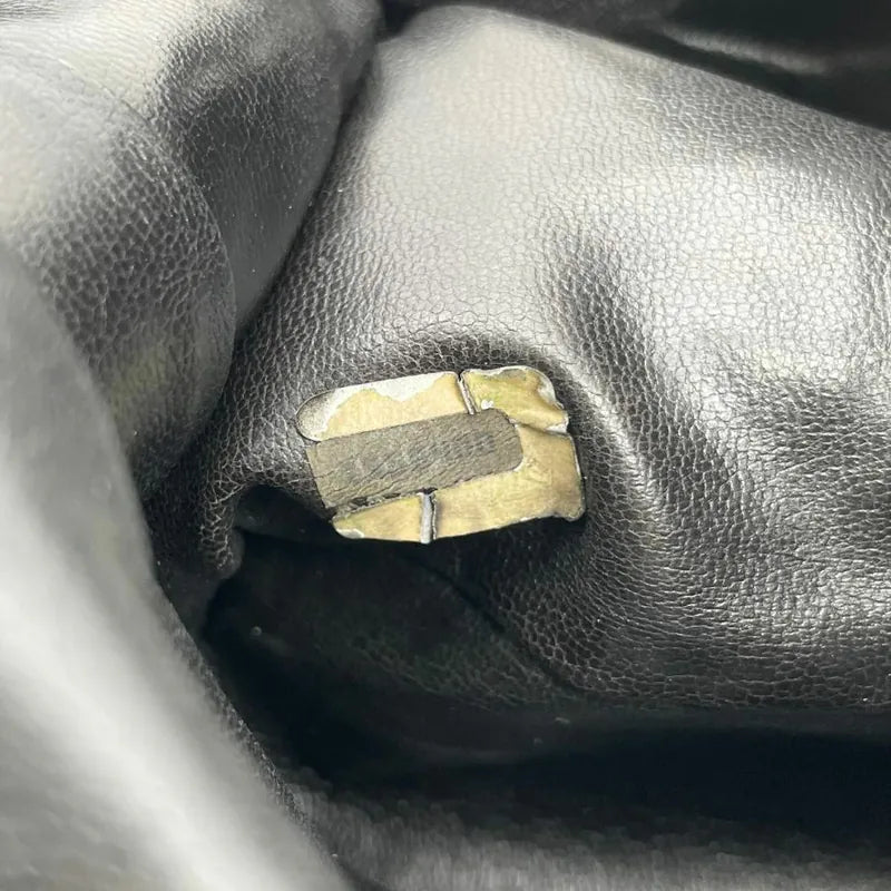 jw376-chanel-vintage-black-lambskin-bucket-bag