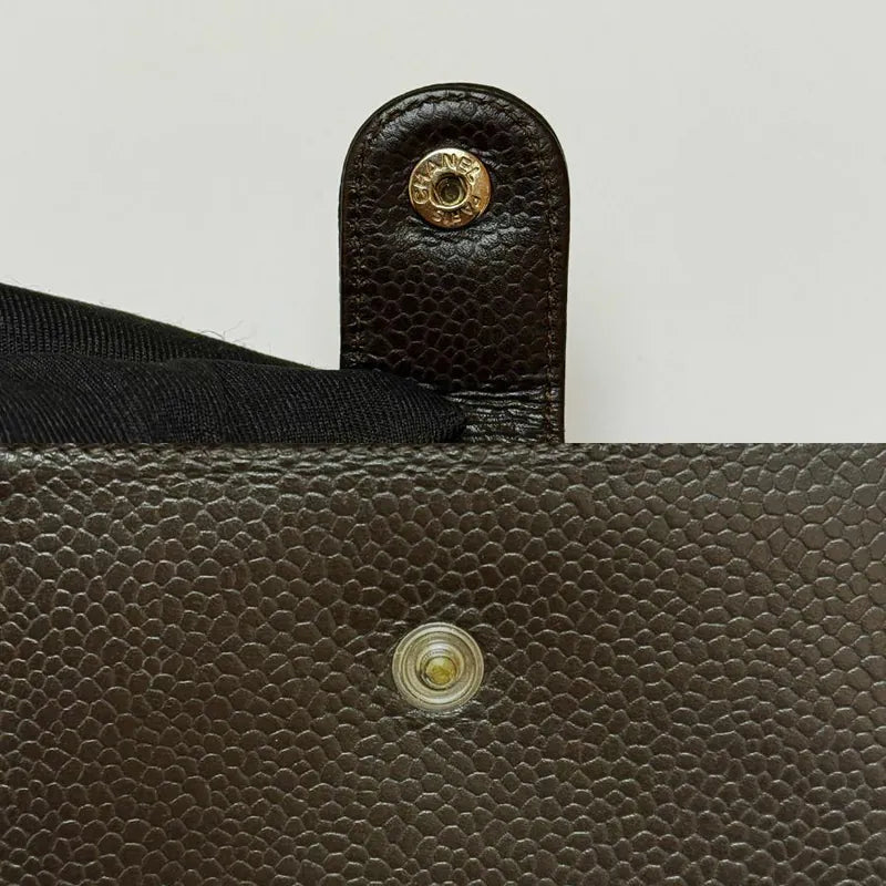 ju955-chanel-vintage-brown-caviar-leather-wallet