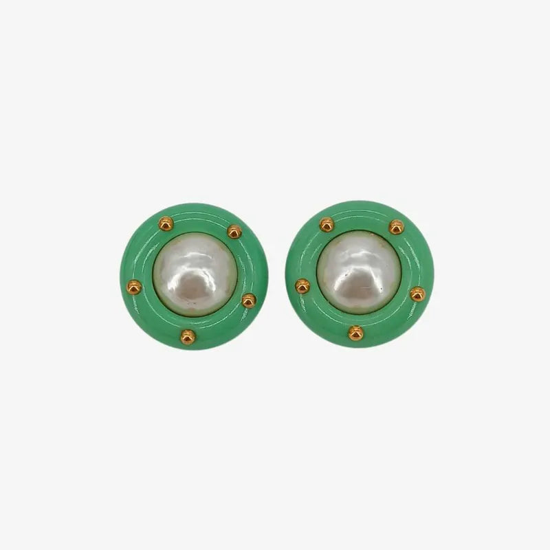 ju838-chanel-vintage-green-resin-imitation-pearls-clip-on-earrings