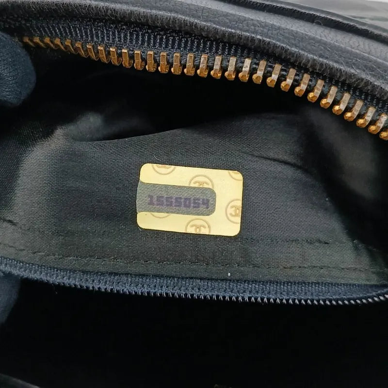 ra045-chanel-vintage-black-lambskin-quilted-camera-bag