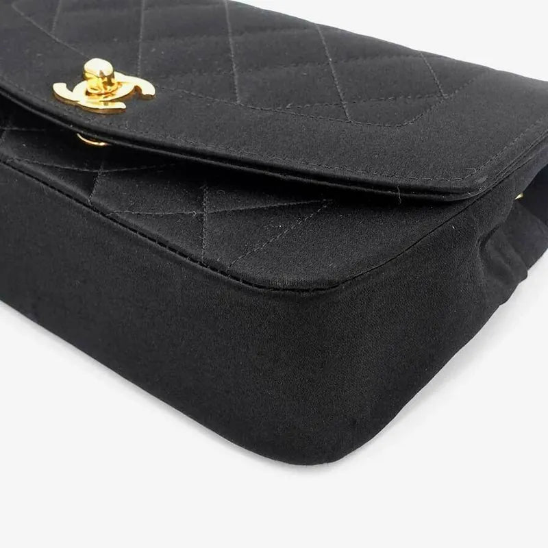 js074-chanel-vintage-black-satin-gold-chain-19cm-diana-flap-bag