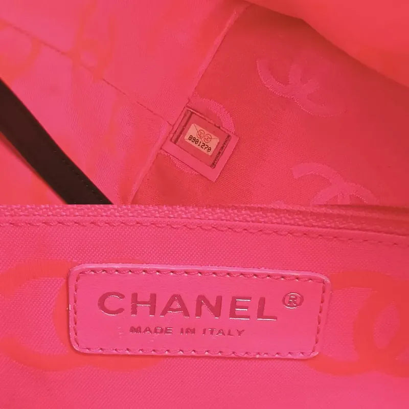 js702-chanel-vintage-black-calfskin-cambon-tote-bag