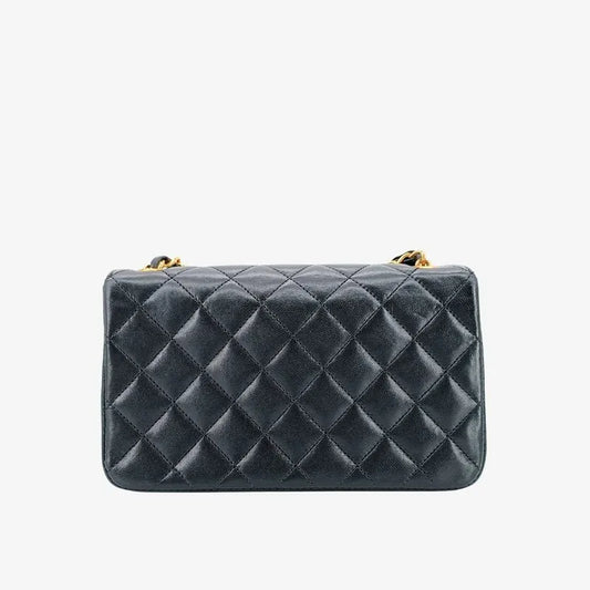 jah163-chanel-vintage-black-lambskin-flap-bag