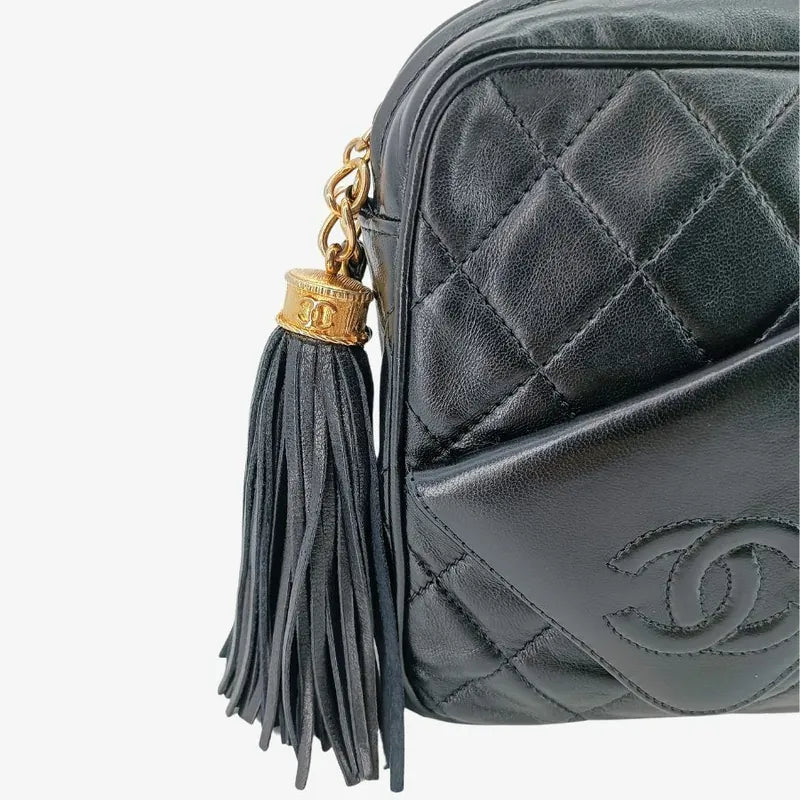 ra560-chanel-vintage-black-lambskin-quilted-camera-bag
