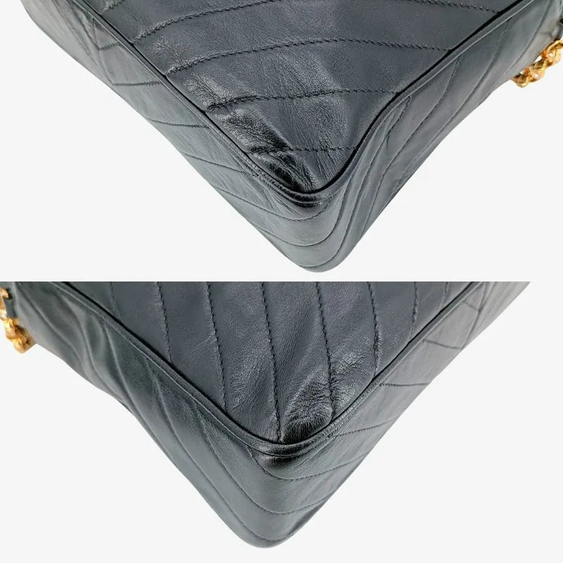 ra219-chanel-vintage-black-lambskin-gold-chain-camera-bag