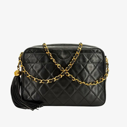 JW555 - CHANEL Vintage Black Lambskin Quilted Camera Bag
