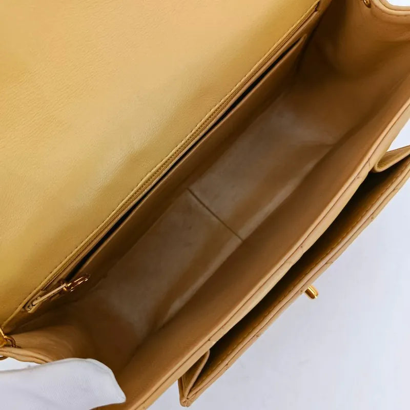rb397-chanel-vintage-beige-lambskin-gold-chain-flap-bag
