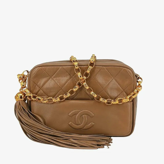 jt421-chanel-vintage-beige-lambskin-tassels-gold-chain-camera-bag