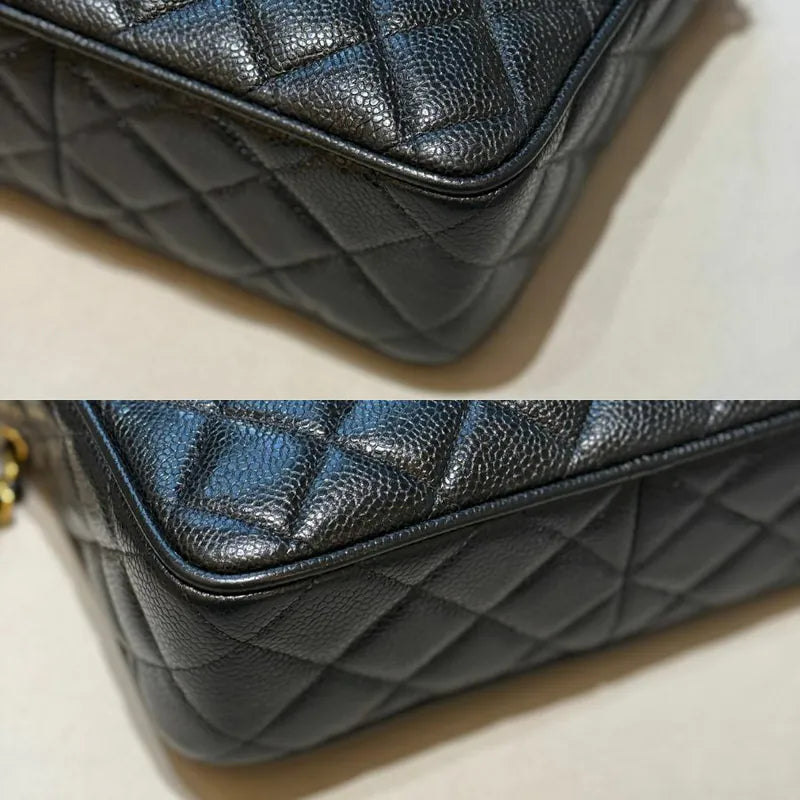 rc471-chanel-vintage-black-caviar-leather-quilted-camera-bag