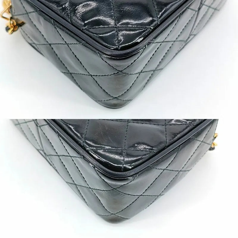 ra029-chanel-vintage-black-patent-leather-quilted-camera-bag