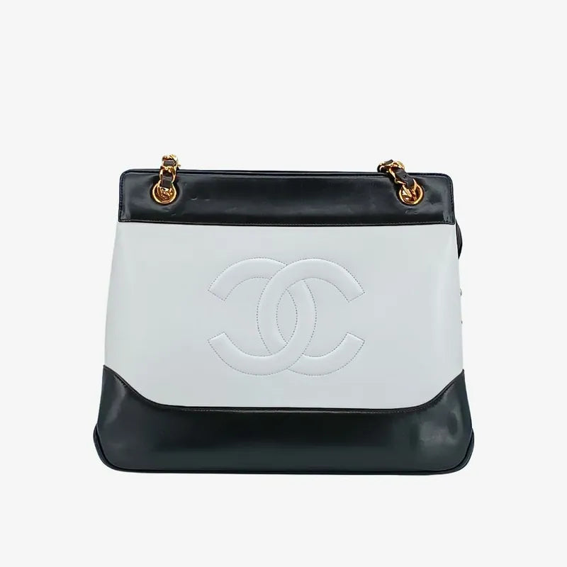 js564-chanel-vintage-bicolor-black-white-lambskin-embossed-logo-tote-bag