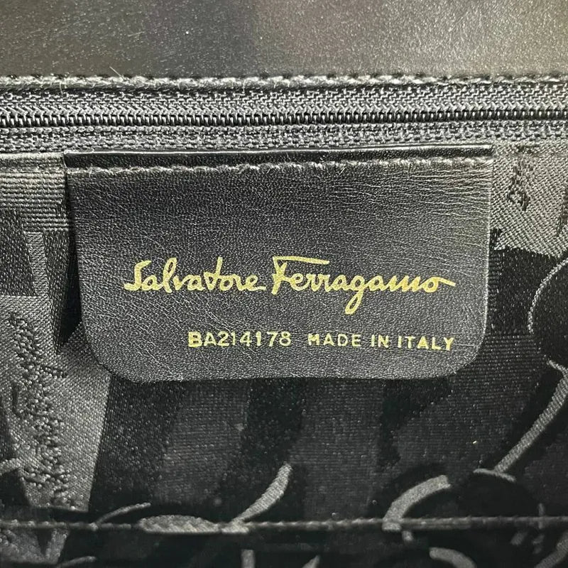 jx599-salvatore-ferragamo-vintage-black-vara-ribbon-handbag
