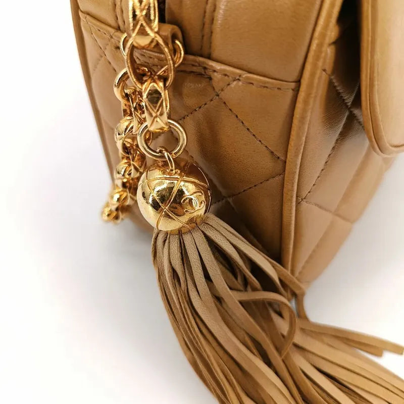 jt286-chanel-vintage-beige-lambskin-gold-chain-camera-bag