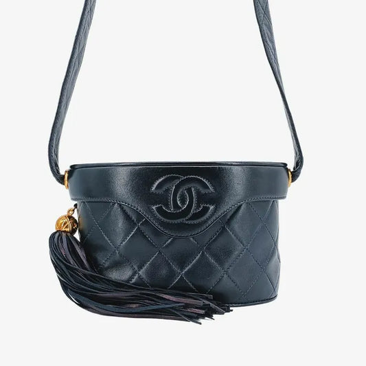 jt581-chanel-vintage-navy-lambskin-tassel-vanity-case-bag