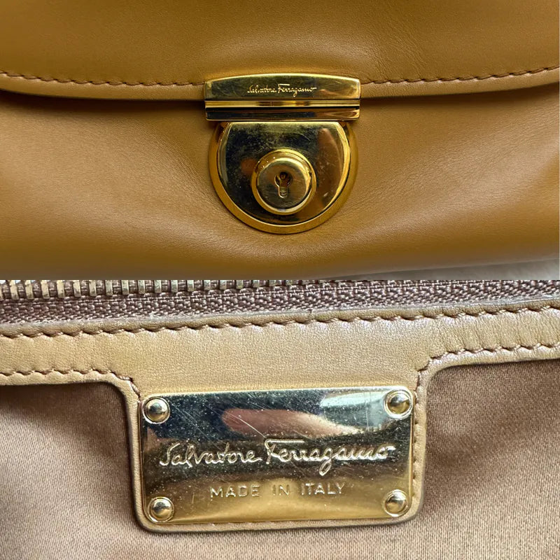 jx635-salvatore-ferragamo-vintage-khaki-leather-handbag