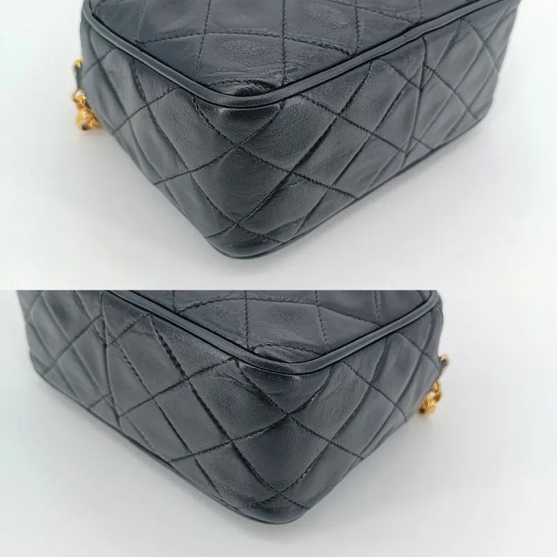 jt343-chanel-vintage-black-lambskin-gold-chain-tassel-camera-bag