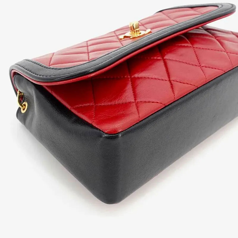 js002-chanel-vintage-bicolor-red-black-lambskin-quilted-flap-bag