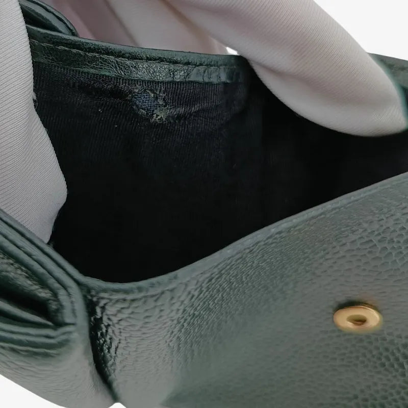 ju280-chanel-vintage-dark-green-caviar-leather-bifold-wallet