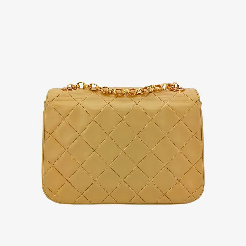 rb397-chanel-vintage-beige-lambskin-gold-chain-flap-bag
