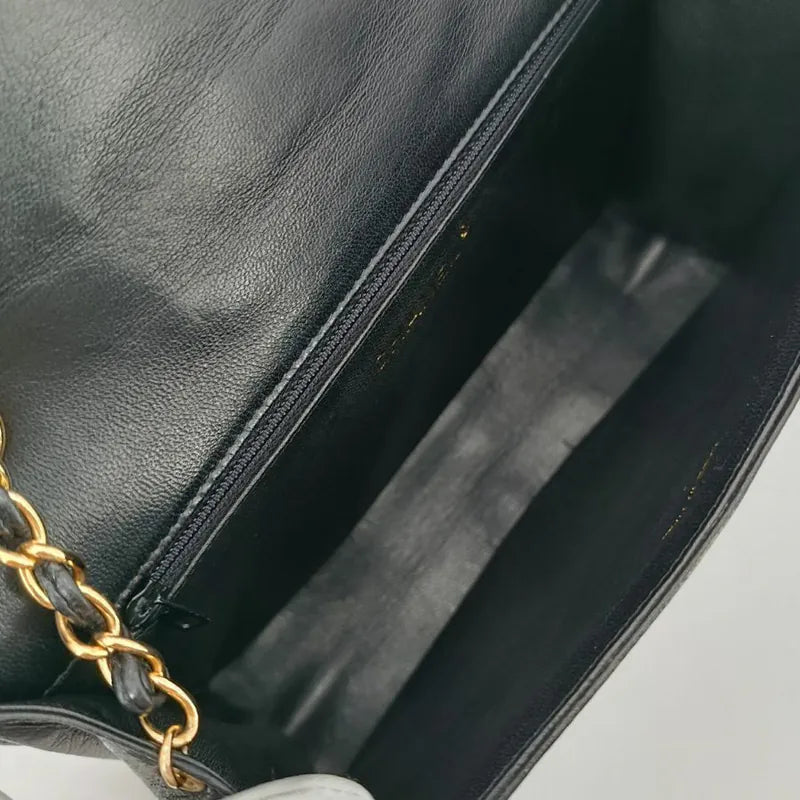 ju424-chanel-vintage-black-lambskin-quilted-flap-bag