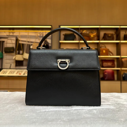 jx305-salvatore-ferragamo-vintage-black-leather-gancini-hand-bag