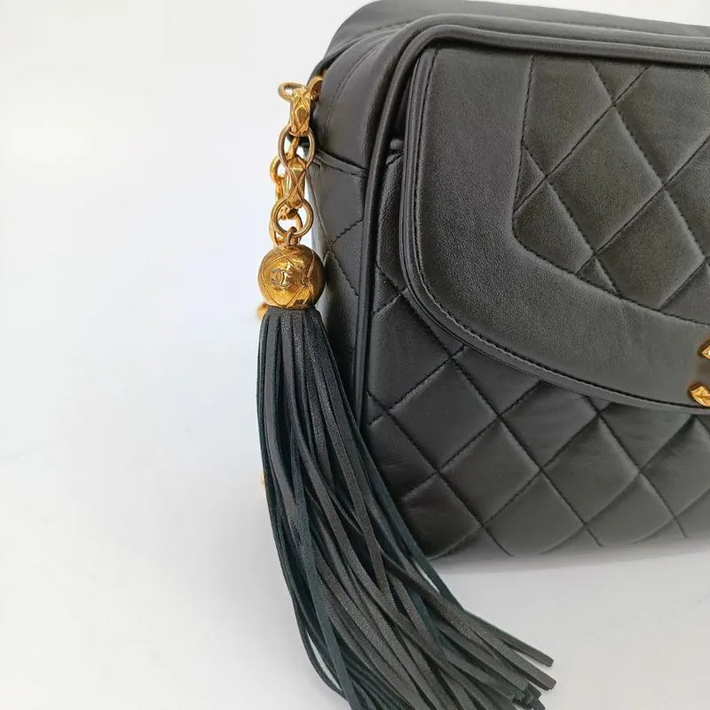 rb601-chanel-vintage-black-lambskin-gold-chain-camera-bag