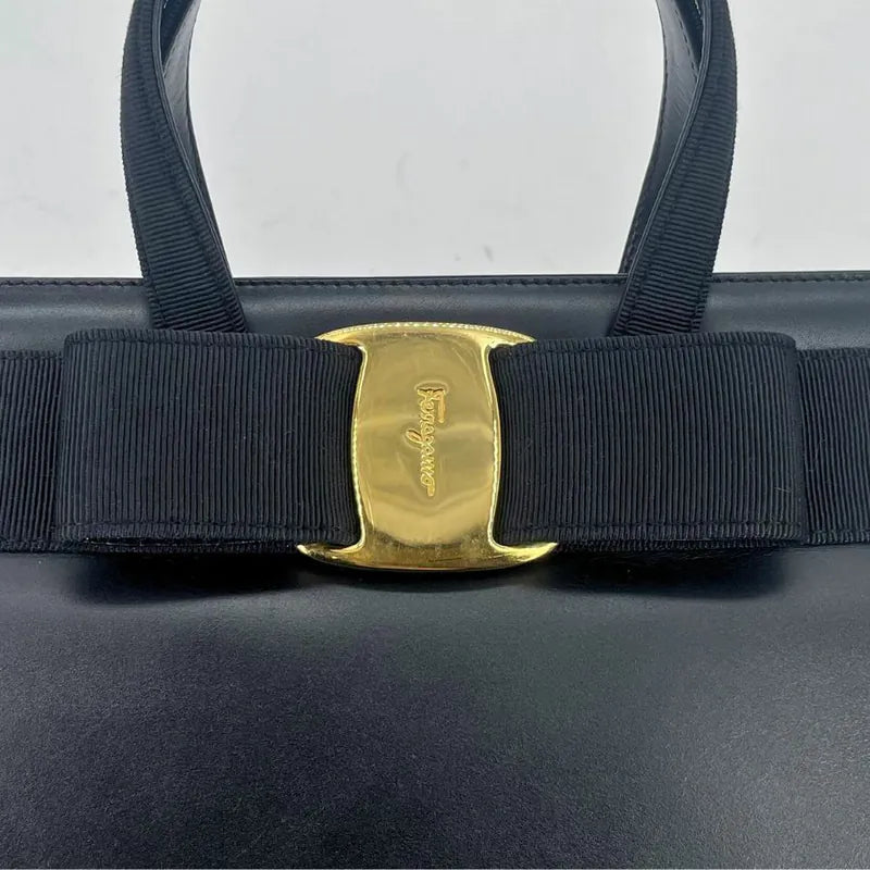 jx599-salvatore-ferragamo-vintage-black-vara-ribbon-handbag