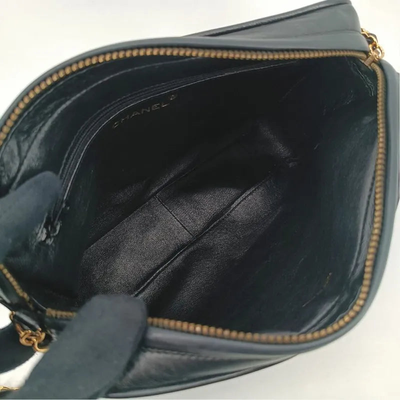 jt189-chanel-vintage-black-lambskin-tassel-camera-bag