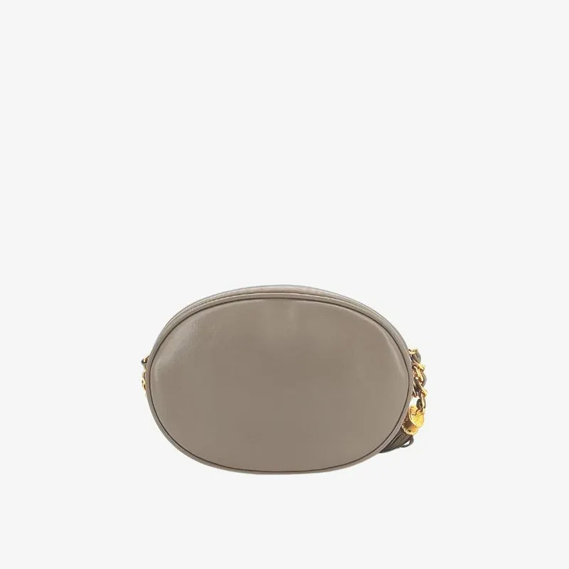 ra422-chanel-vintage-grey-lambskin-oval-camera-bag