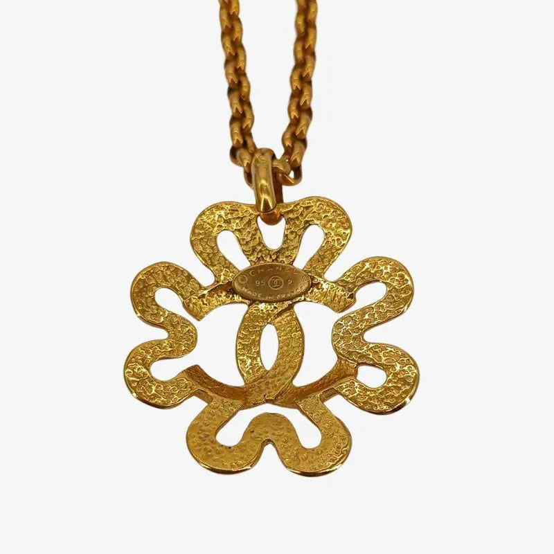 jt309-chanel-vintage-squiggle-border-gold-plated-necklace