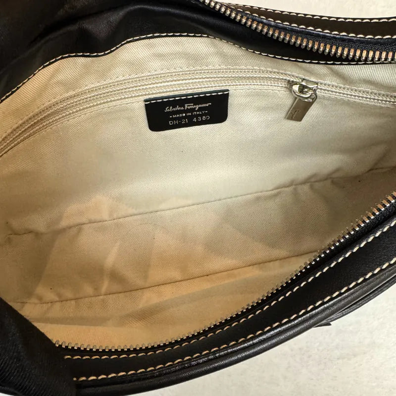 rc162-salvatore-ferragamo-vintage-black-calfskin-shoulder-bag