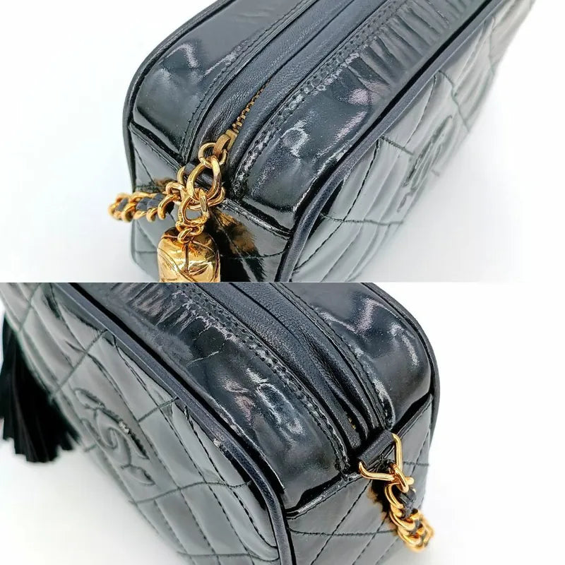 ra029-chanel-vintage-black-patent-leather-quilted-camera-bag