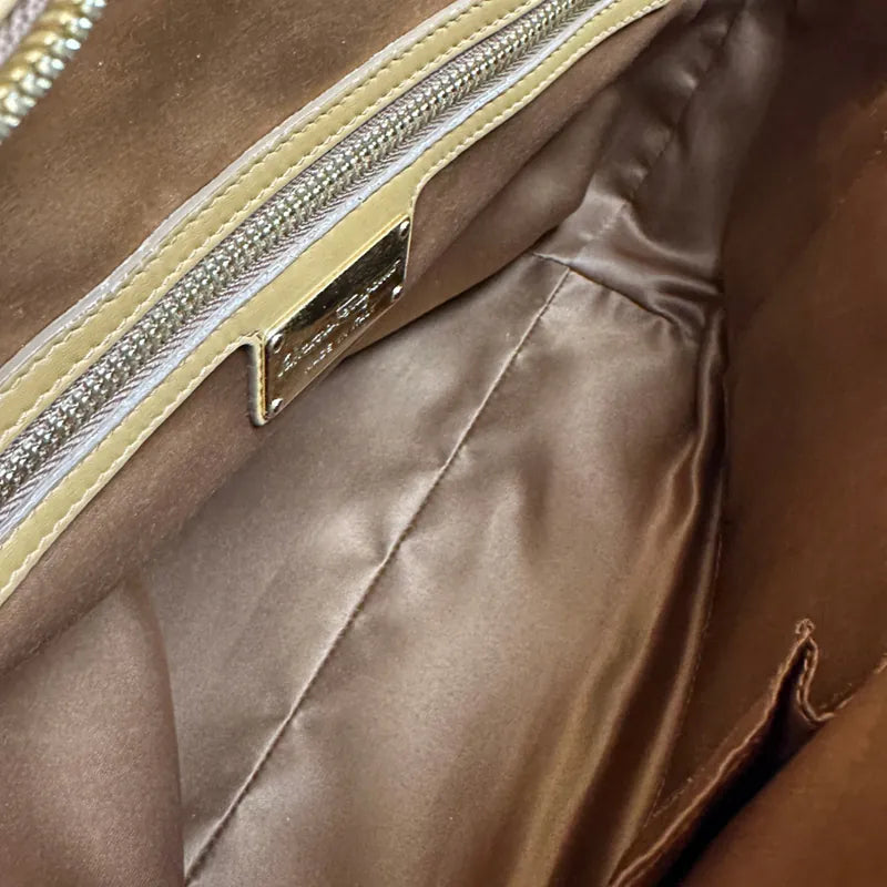 jx635-salvatore-ferragamo-vintage-khaki-leather-handbag