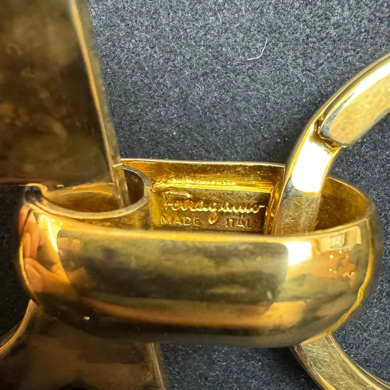 re058-salvatore-ferragamo-gold-key-ring